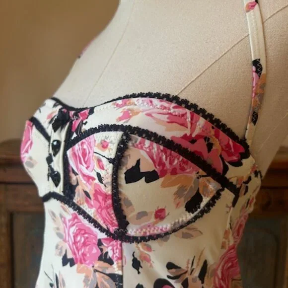 Betsey Johnson Gypsy Rose Halter Top - Picture 5 of 10